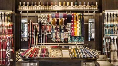مهمترین ویژگی های یک مغازه شال و روسری | تابلو مغازه، نورپردازی
